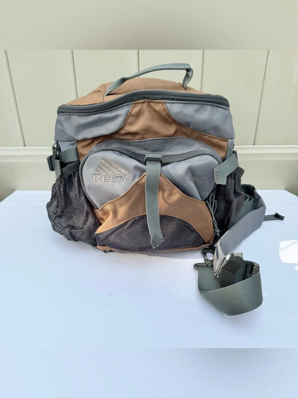 Kelty Jaunt Hiking Lumbar Pack Waist Sling Bag Bronze Gray